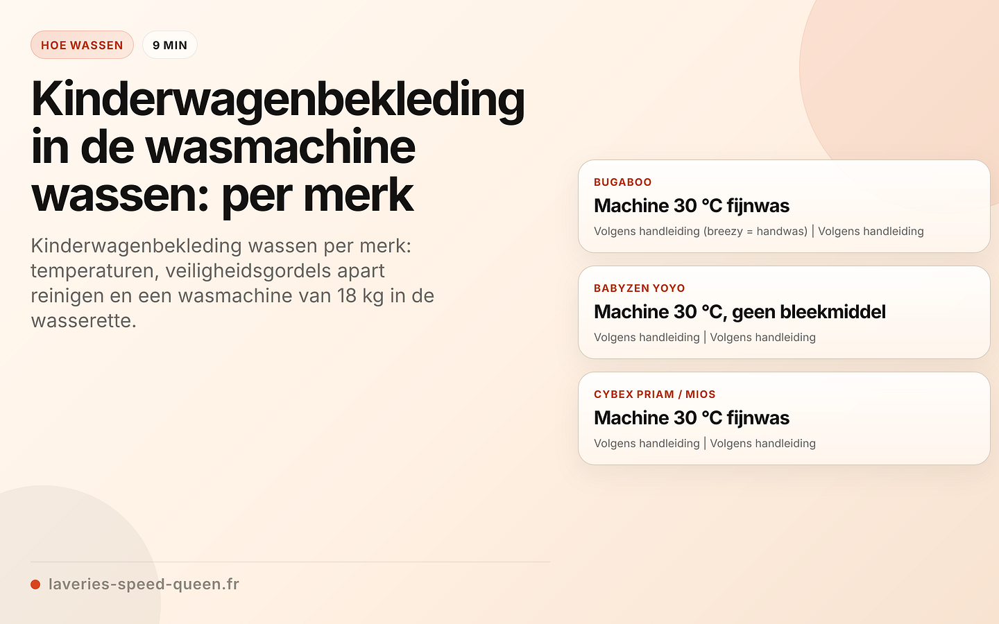 Verwijderde kinderwagenbekleding klaar om te wassen voor een wasmachine met grote capaciteit